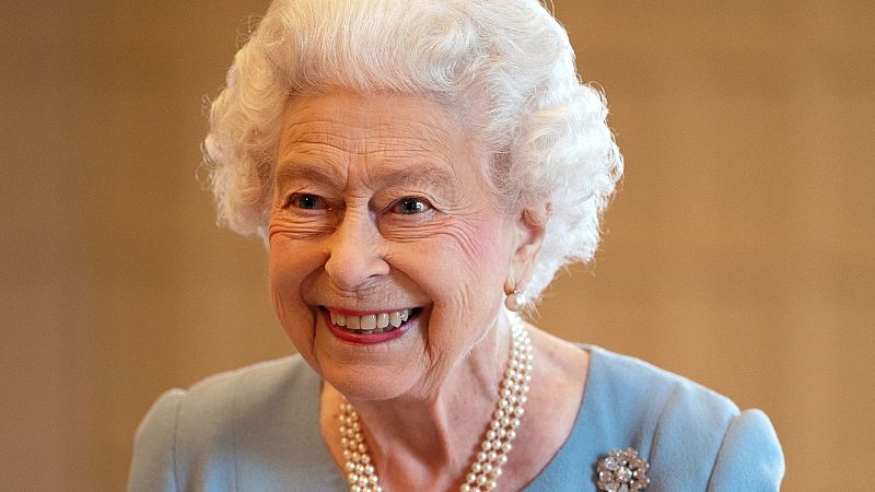 Las cinco decisiones de Isabel II que auguran su abdicación muy pronto