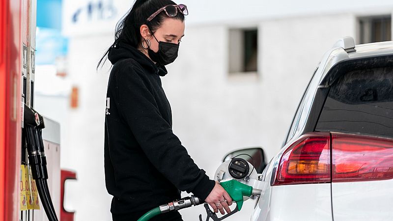 El precio del carburante se mantiene por encima de la barrera de 1,60 euros después de Semana Santa