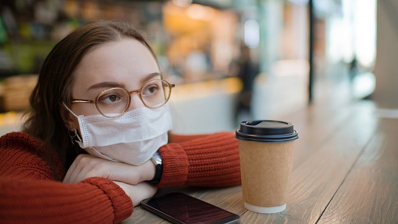 El 'síndrome de la cara vacía' y la presión en adolescentes por el fin de las mascarillas: "Piensas que te van a juzgar"