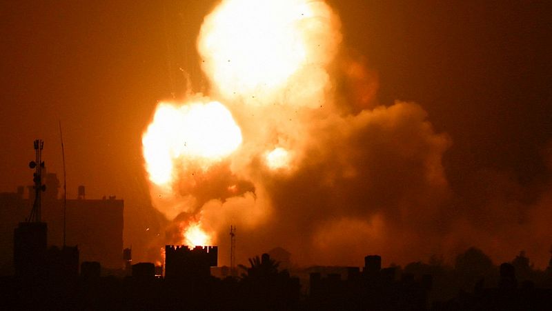 Israel bombardea objetivos de Hamás en Gaza tras el lanzamiento de cohetes