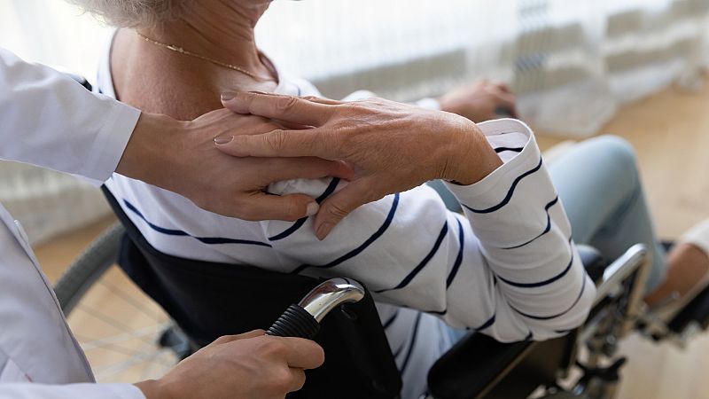 El perfil de los 4,38 millones de personas con discapacidad: más mujeres, más de 55 años y con problemas de movilidad