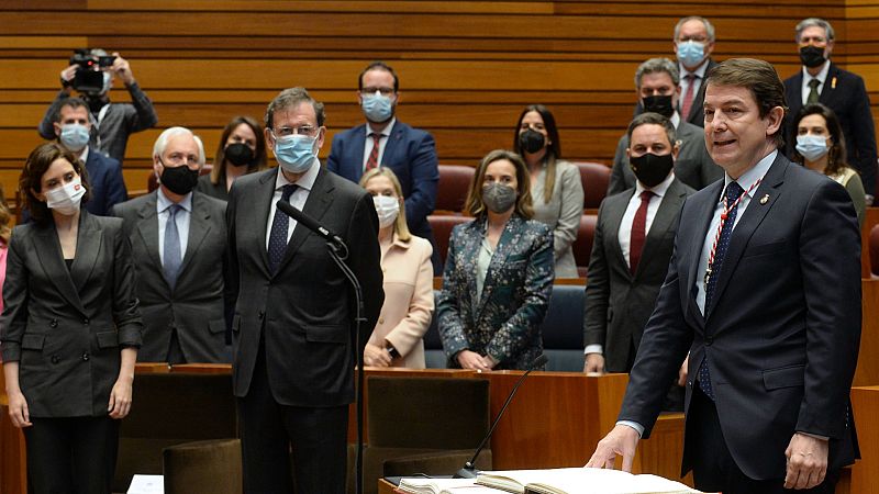 Mañueco toma posesión como presidente y ofrece "moderación, diálogo, tolerancia e integración"