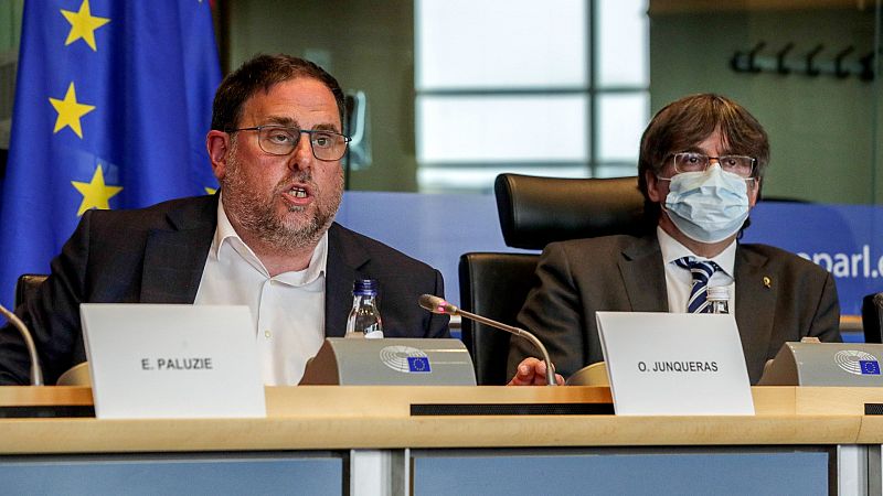 Puigdemont y Junqueras anuncian acciones legales por el presunto espionaje de Pegasus