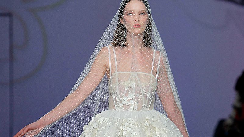 La novia de Marco&María no necesita un vestido con color, el color lo pone ella