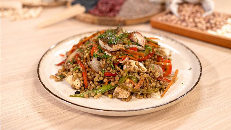 La receta de ensalada de lentejas y verduras con pescado en escabeche de los hermanos Torres