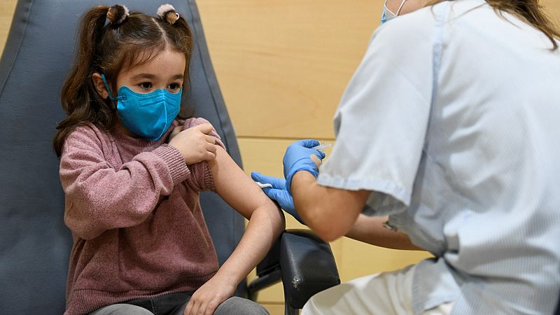 Ni primeras dosis a niños ni de refuerzo a mayores: así han fracasado los últimos objetivos de la vacunación