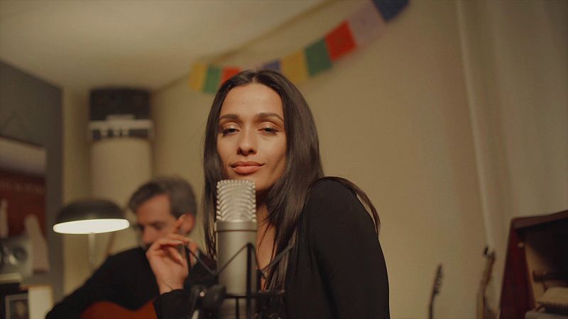 Chanel canta "SloMo" en acústico en el concierto 'Eurovision House Party'