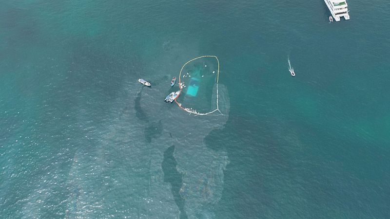 Alerta ante un posible vertido de diésel tras el naufragio de un barco en las Islas Galápagos