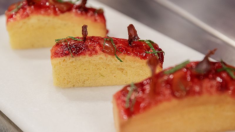 Receta de bizcocho con caramelo salado de panceta de María Lo