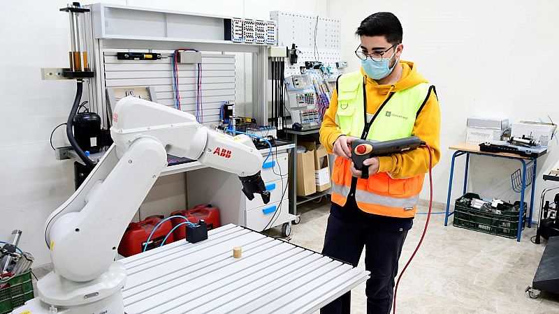 La paradoja del mercado de trabajo español: falta mano de obra con tres millones de parados