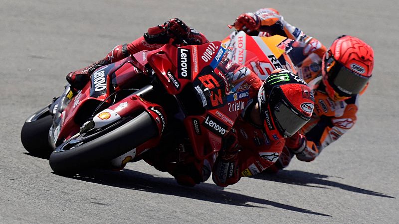 Bagnaia bate a Quartararo con una 'pole' de récord y Aleix Espargaró saldrá tercero en Jerez