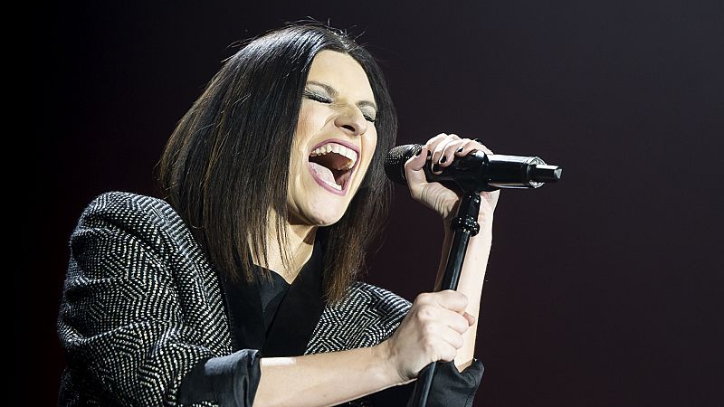 Laura Pausini no se casa todavía por culpa del número 9