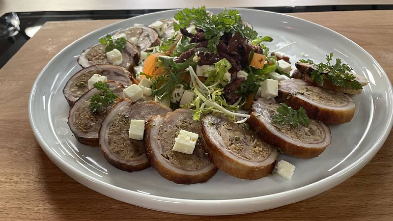 ¿Has probado el cordero relleno? Esta receta de la falda con higos y almendras es muy versátil