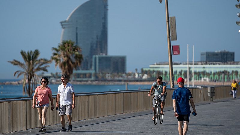 España recibió en marzo 4 millones de turistas, ocho veces más que en 2021 pero aun lejos de los niveles prepandemia