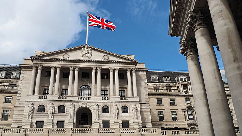 El Banco de Inglaterra sube los tipos de interés al 1% y prevé que la inflación supere el 10% este año