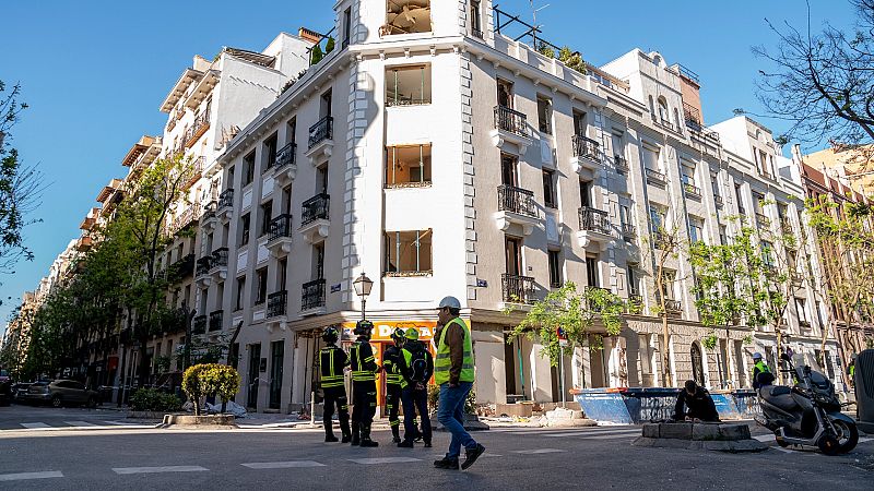 Los bomberos concluyen que quedan zonas "inestables" tras la explosión en un edificio de Madrid