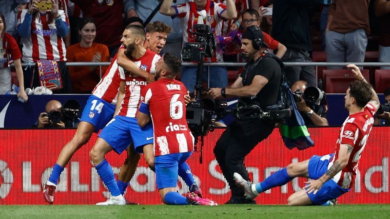 Carrasco decide el derbi Atlético-Madrid de penalti en una jornada de empates