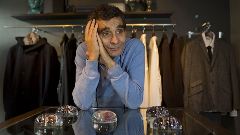 Adolfo Domínguez cumple 72: hablamos con el inventor el eslogan más famoso: 'La arruga es bella'