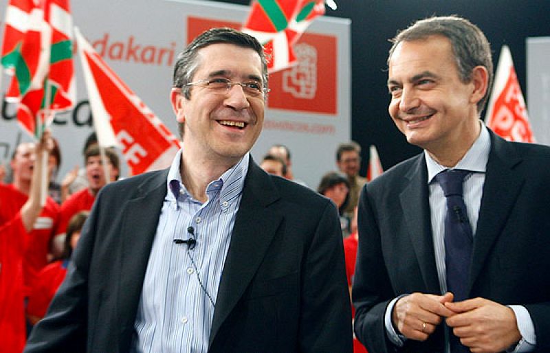 Zapatero afirma que con Patxi López se va a "avanzar aún mucho más" en el fin de la violencia
