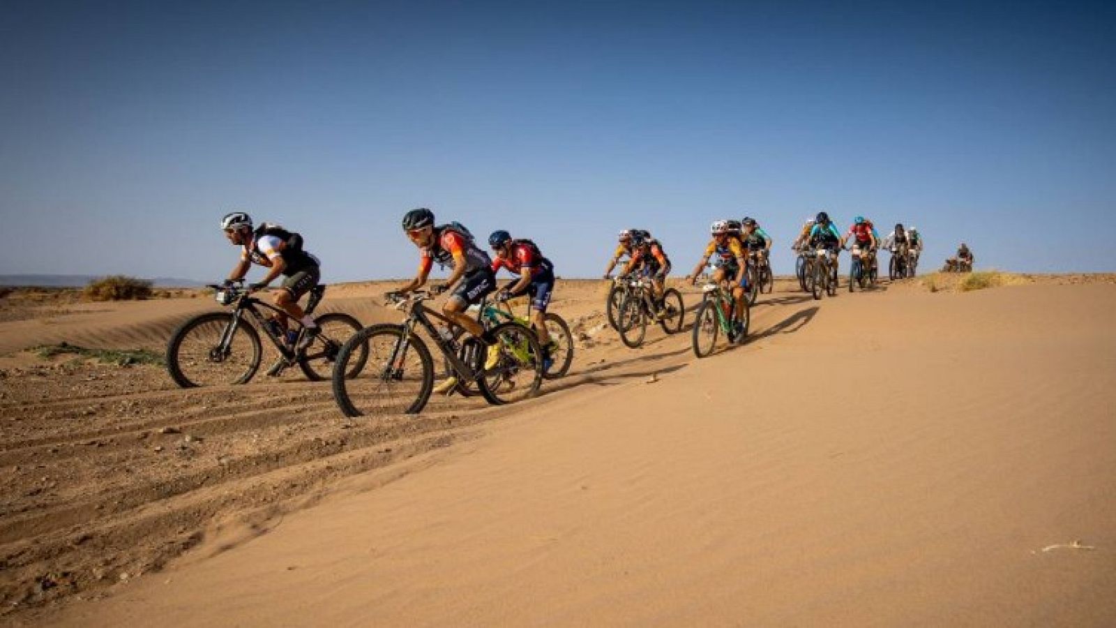 Muere el español Ernesto Escolano en la Titan Desert | Ver