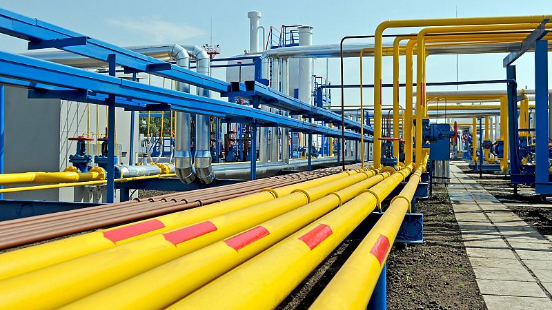 Ucrania interrumpe un tercio del gas que transporta de Rusia a Europa por "causas de fuerza mayor"