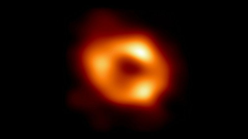 Captan la primera imagen de Sagitario A*, el agujero negro que está en el centro de nuestra galaxia