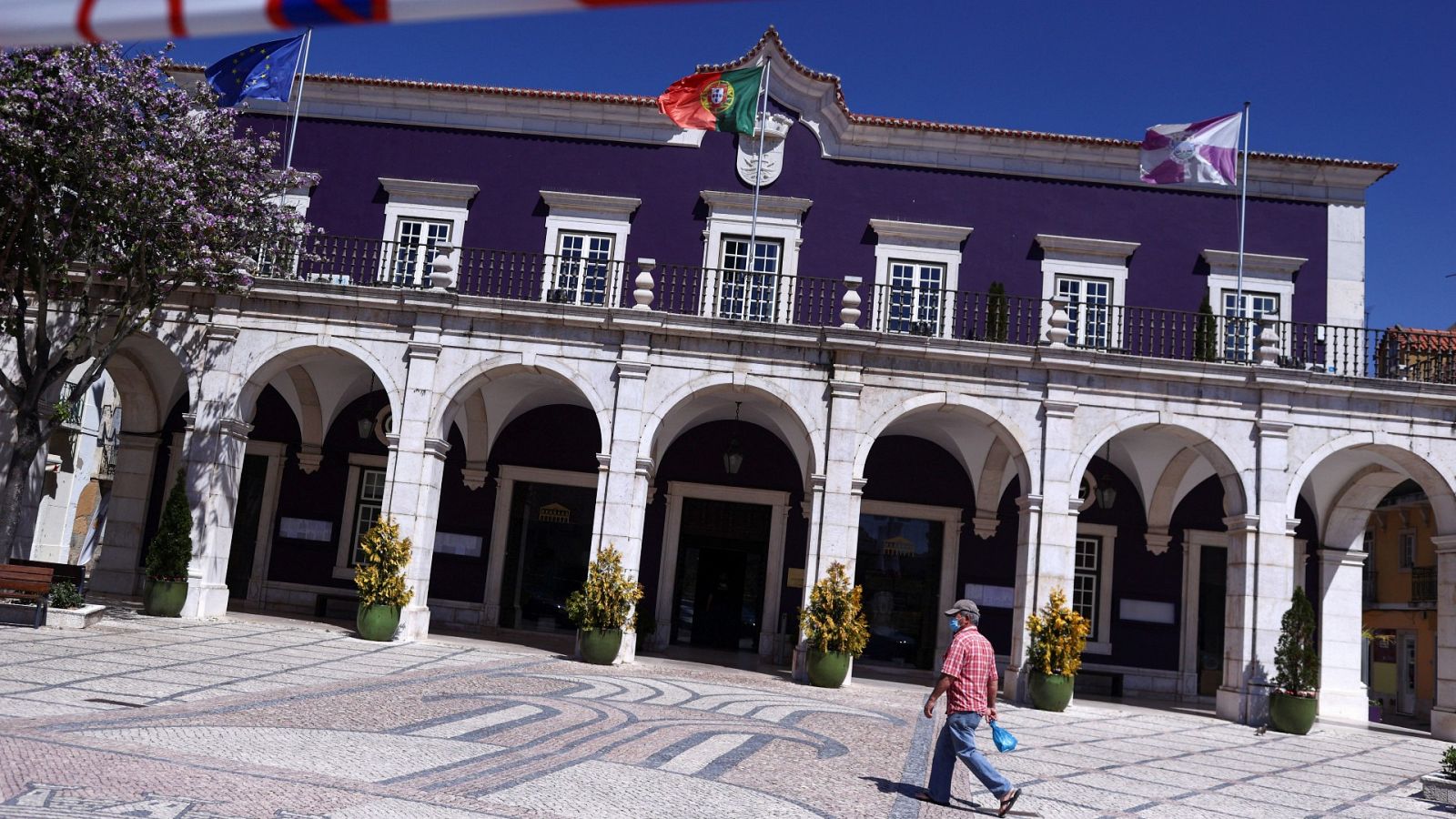 La acogida de refugiados ucranianos por una asociación prorrusa desata un terremoto político en Portugal