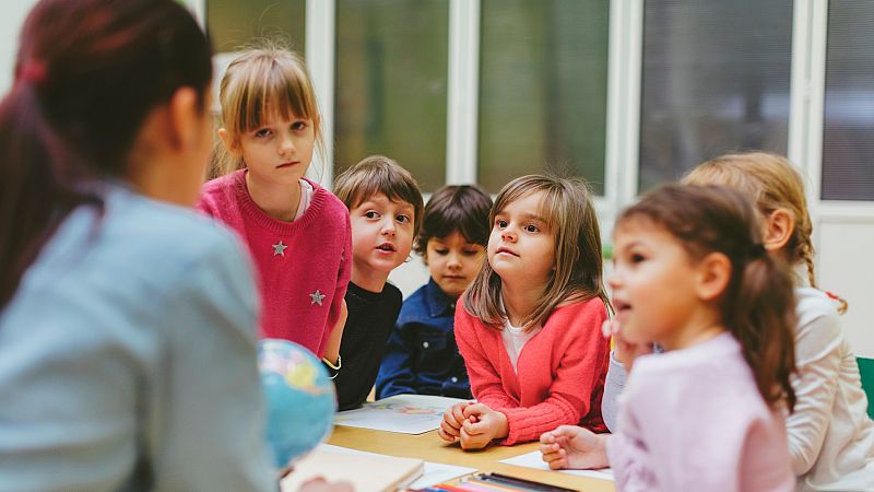 ¿Jornada continua o partida en los 'coles'?: un debate agitado que mezcla educación, economía y conciliación