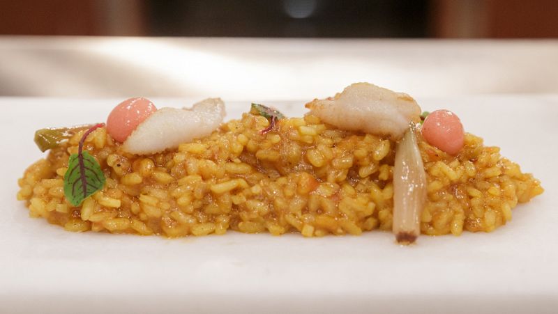 Receta de arroz con sofrito de tomate, ajo y chalota de Jokin