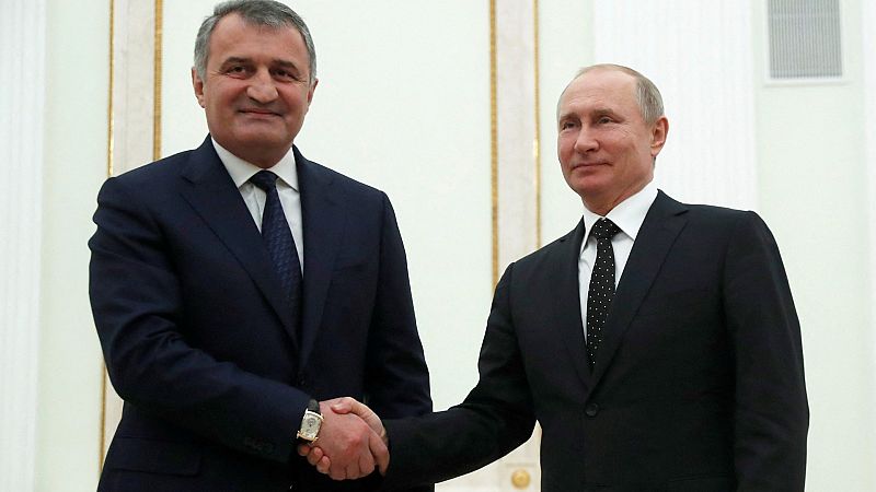 La región separatista georgiana de Osetia del Sur convoca un referéndum para unirse a Rusia