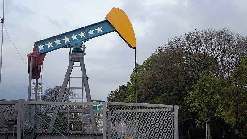 EE.UU. levanta algunas de sus sanciones económicas contra Venezuela y le permitirá negociar con la petrolera Chevron