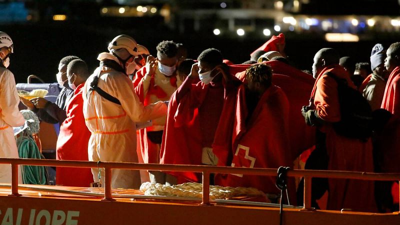 Salvamento Marítimo rescata a 104 migrantes en Canarias, diez de ellos niños