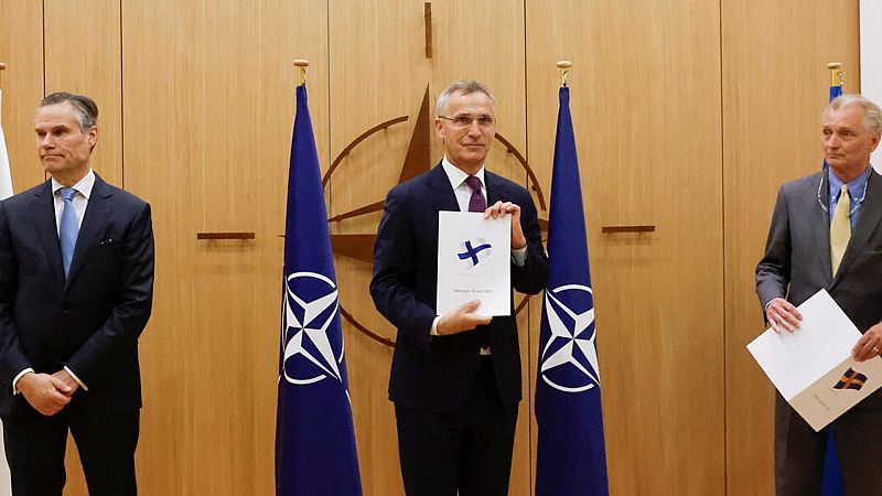 Finlandia y Suecia entregan en Bruselas su solicitud de ingreso en la OTAN