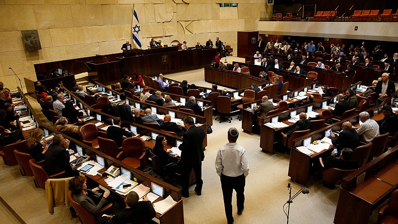 El gobierno israelí se queda en minoría tras abandonar una diputada árabe la coalición