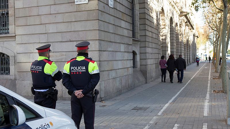 Detenido un médico del departamento de Interior por supuestos abusos sexuales a tres agentes de los Mossos