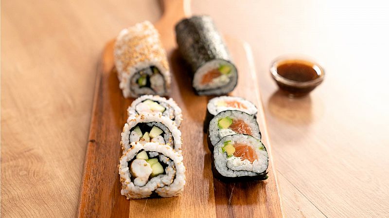Haz 'sushi' en casa: prepara estas recetas de 'makis' y 'uramakis' de salmn y langostinos