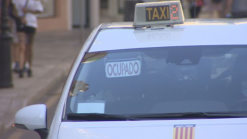 L'inici de la temporada augmenta les dificultats per aconseguir un taxi