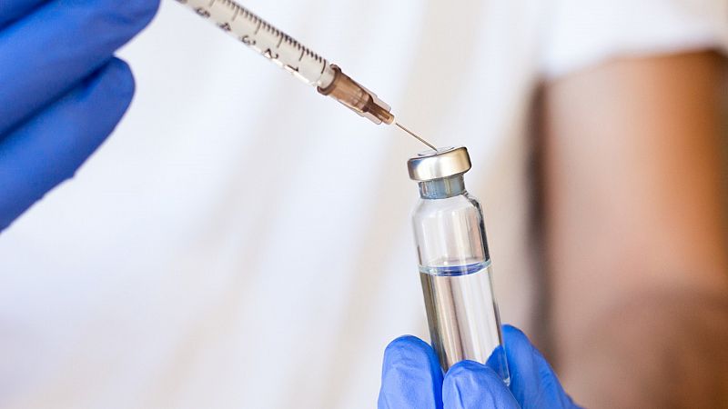 Sanidad anuncia la compra de vacunas y antivirales contra la viruela del mono