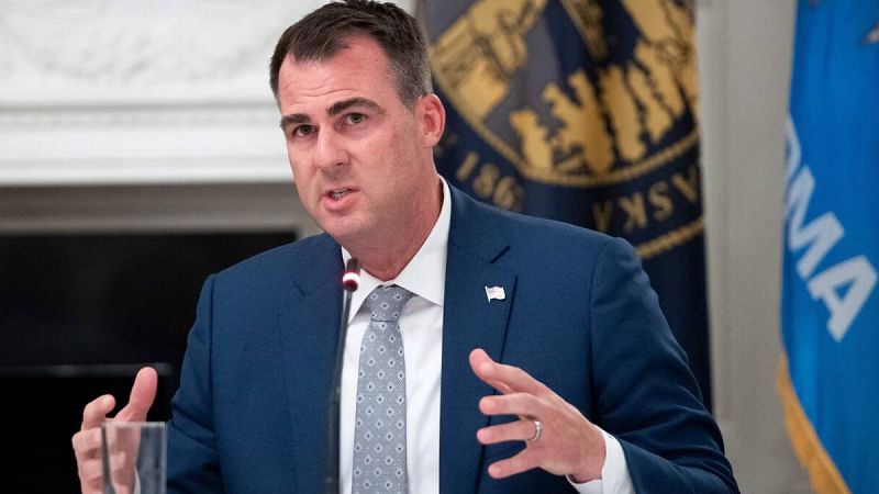 El gobernador de Oklahoma firma una nueva ley que prohíbe el aborto desde la fecundación