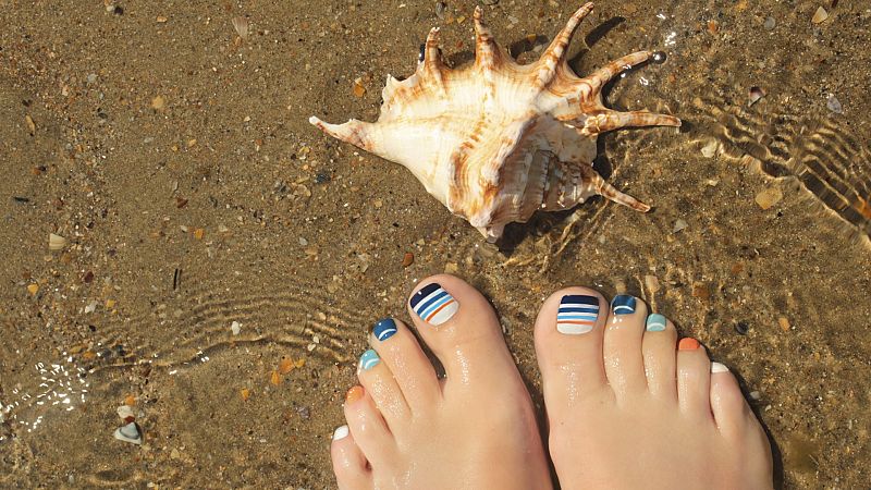 Pedicura de verano: los colores de moda para las uñas este 2022