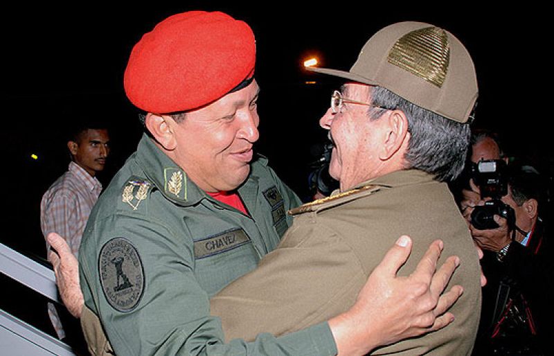 Chávez se reúne con Fidel y Raúl Castro en una visita relámpago a Cuba de 24 horas