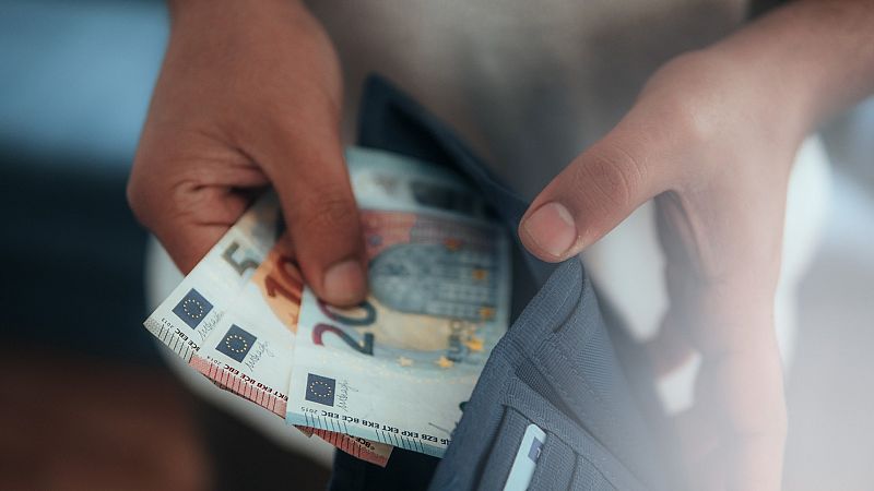 Pagar en efectivo, un derecho cuya prohibición ya supone multas de hasta 10.000 euros