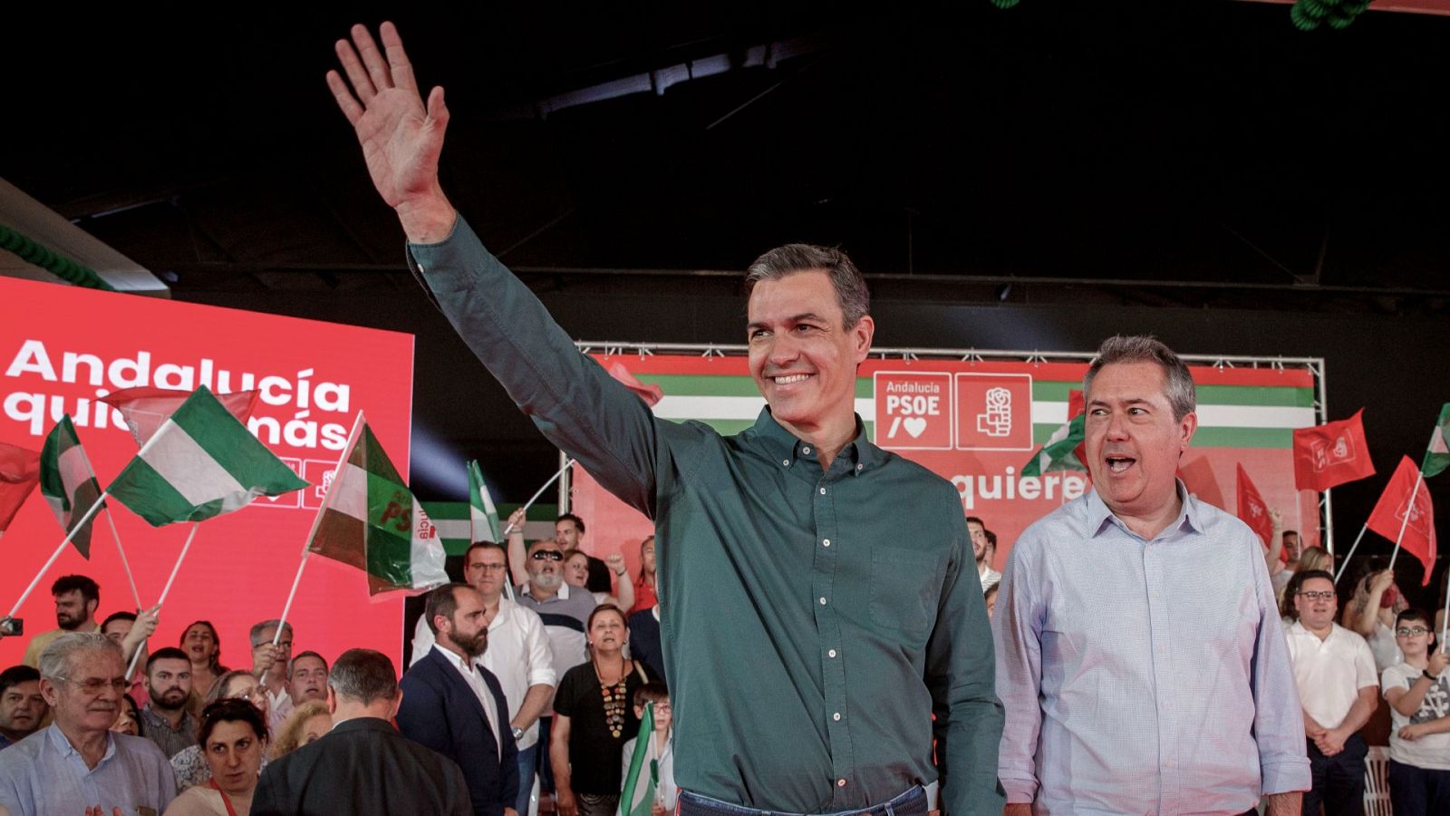 Sánchez arremete contra la derecha en un acto con Espadas y ocho de sus ministros en Dos Hermanas - Informativo 24h | Ver