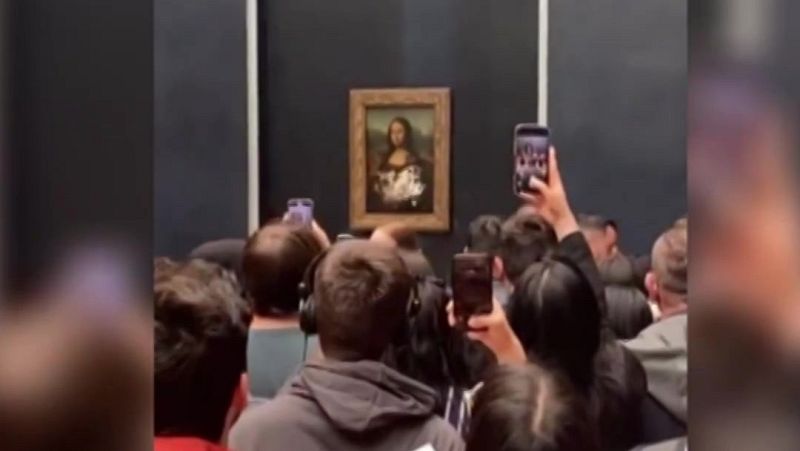 El Museo del Louvre ha denunciado al hombre que tiró una tarta contra la Gioconda