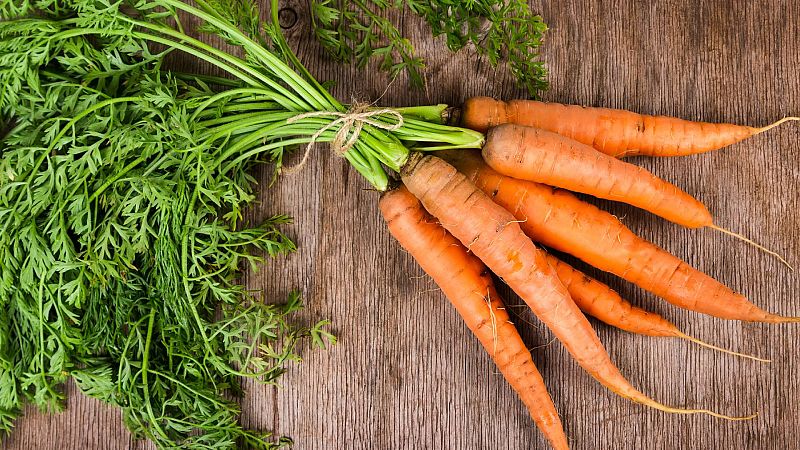 Las hojas de las zanahorias: comestibles, nutritivas y saludables
