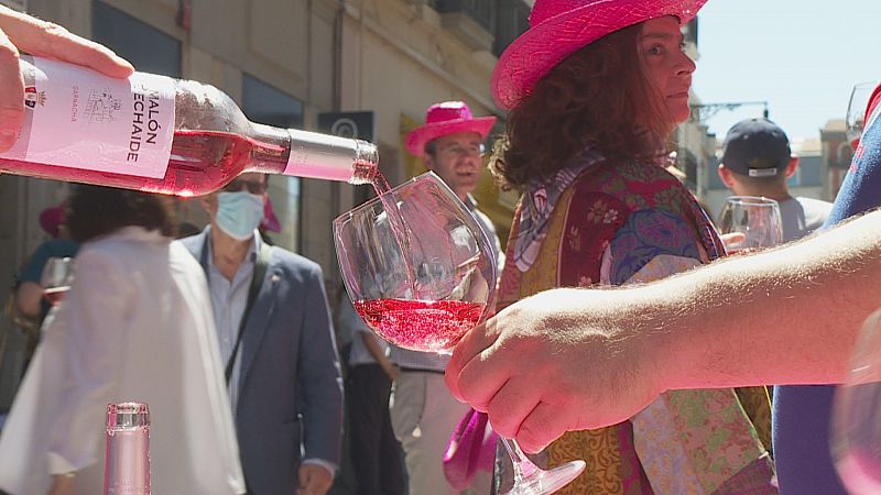 El vino rosado toma las calles de Pamplona