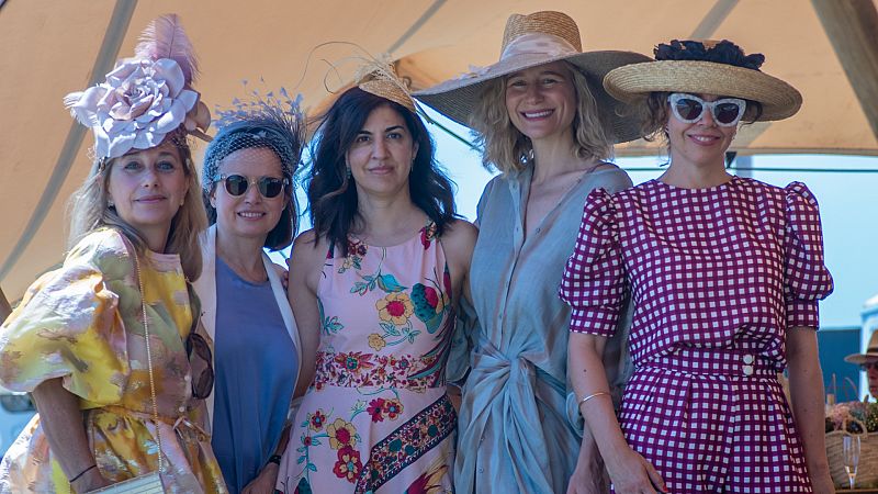 Sombreros, moda y mucha belleza en el evento de la primavera en Menorca