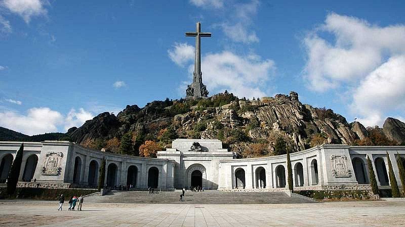 Defensa cesa al capitán que llevó a su unidad militar al Valle de los Caídos para recibir una bendición