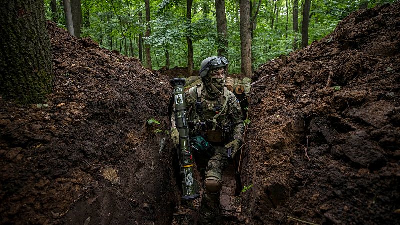 El riesgo de que parte de las armas enviadas a Ucrania acabe en el mercado negro: "Ocurre en todas las guerras"