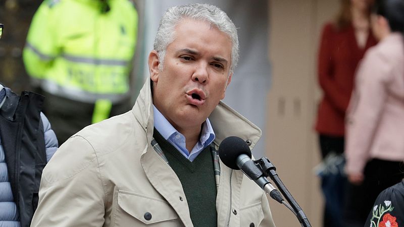 Ordenan cinco días de arresto domiciliario al presidente colombiano por desacatar una orden judicial